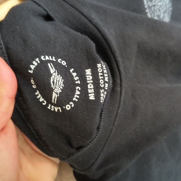 Last Call Chillin Like A Villain Black Long Sleeve Graphic T Shirt Sz Med Men - Picture 14 of 16